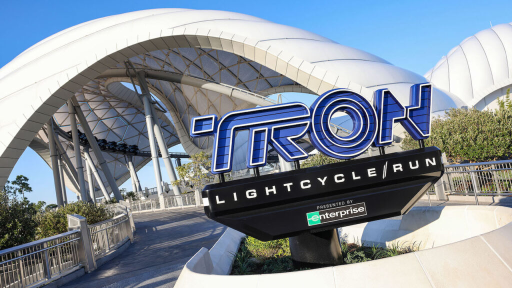 Entrada da Montanha Russa Tron Lightcycle Run no Magic Kingdom em Orlando