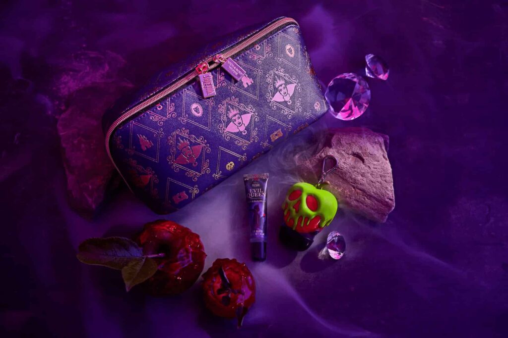 Imagem ilustrativa dos produtos da Bath & Body Works da Bruxa Má da Branca de Neve, de sua coleção Vilões Disney