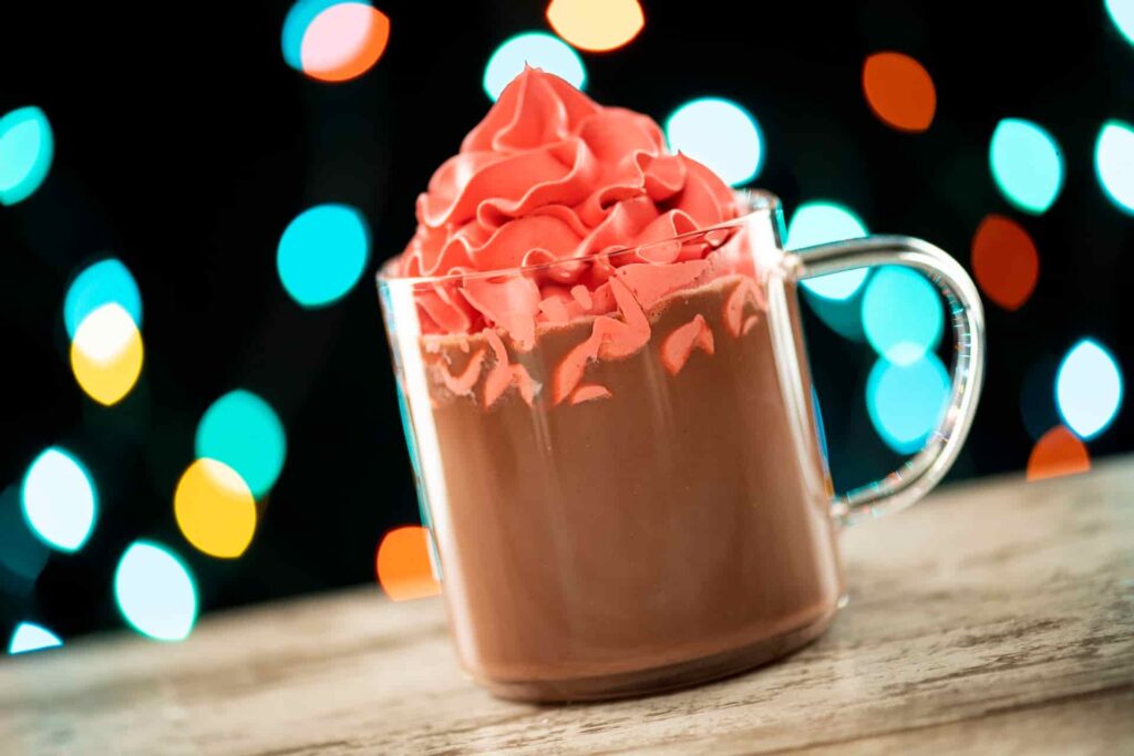 chocolate quente com cereja da seleção gastronômica especial que será servida na festa de natal do Hollywood Studios, o Jollywood Nights na Disney World