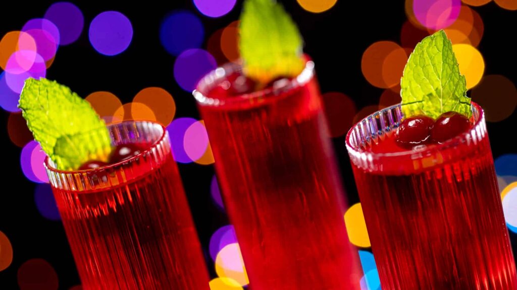 Martini que será parte do menu especial da festa natalina do parque de Wat Disney World Resort, a Jollywood Nights que acontece no parque temático Hollywood Studios