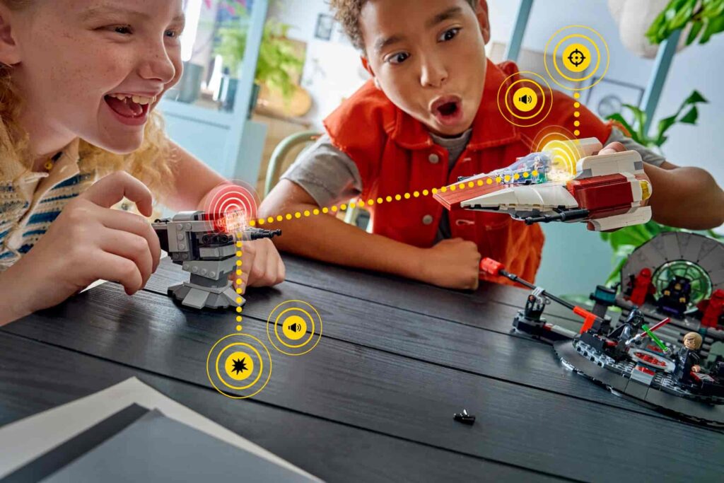 Crianças brincam com Lego Smart Play, a nova geração interativa e tecnológica da marca