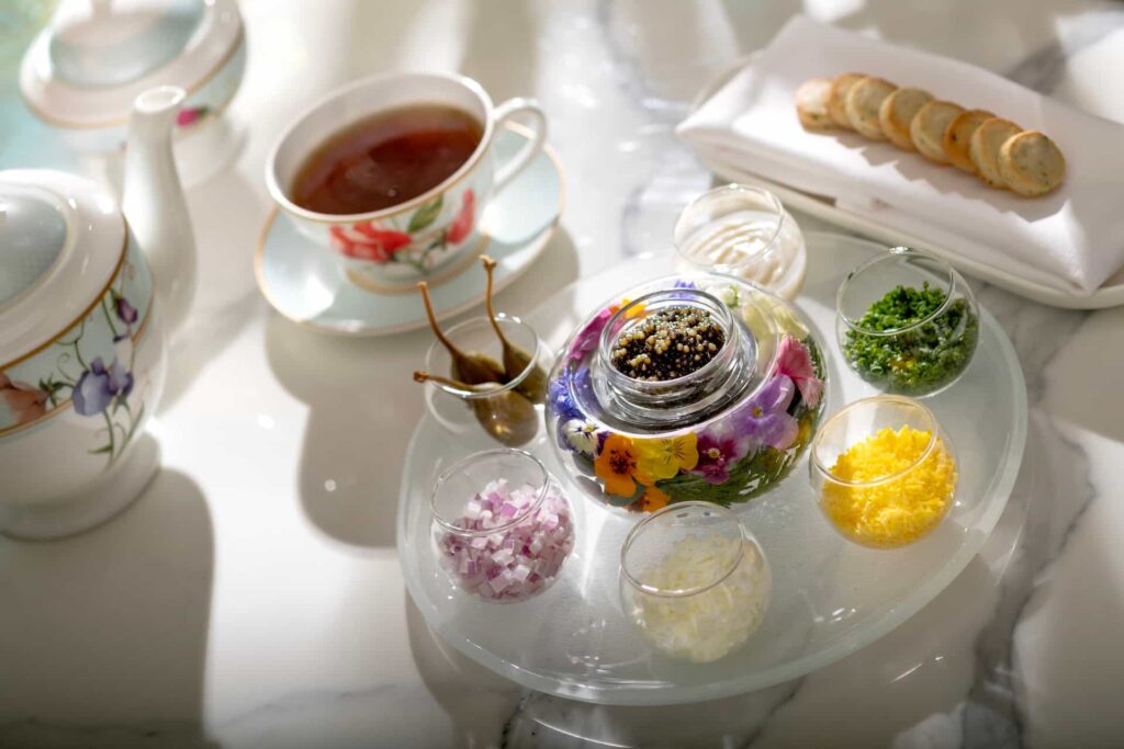 Aperitivo com caviar, um dos chás que será servido durante o Tea Room na Experiência de Chá inspirado em Alice no País das Maravilhas no Garden Wing dentro do Grand Floridian Resort, hotel de Walt Disney World