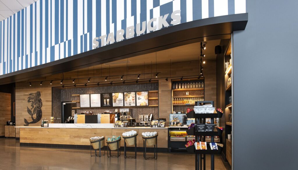 Starbucks no lobby do Universal's Aventura Hotel