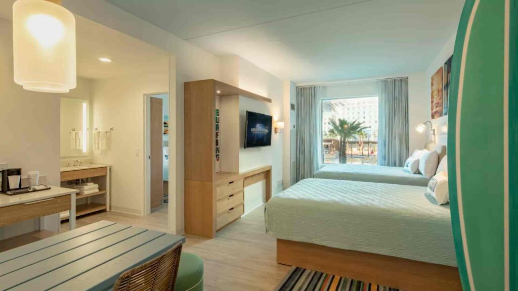 Suite do hotel Universal's Endless Summer em Orlando, parte do complexo da Universal Orlando