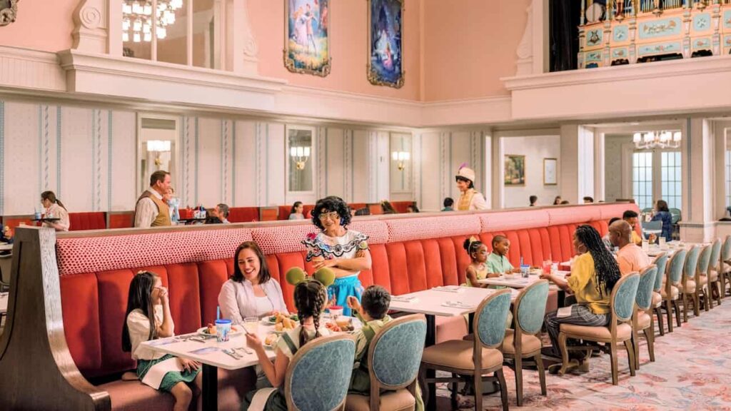 Restaurante 1900 Park Fare no Disney's Grand Floridian Resort em Walt Disney World Resort com as Princesas e o Prince Ali