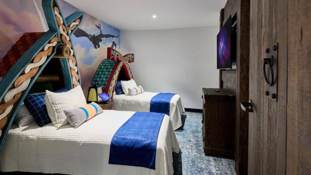 Quarto de Como Treinar o Seu Dragão do Grand Helios Hotel, hotel de luxo do complexo da Universal de Orlando que fica no parque temático Epic Universe, com entrada exclusiva ao parque