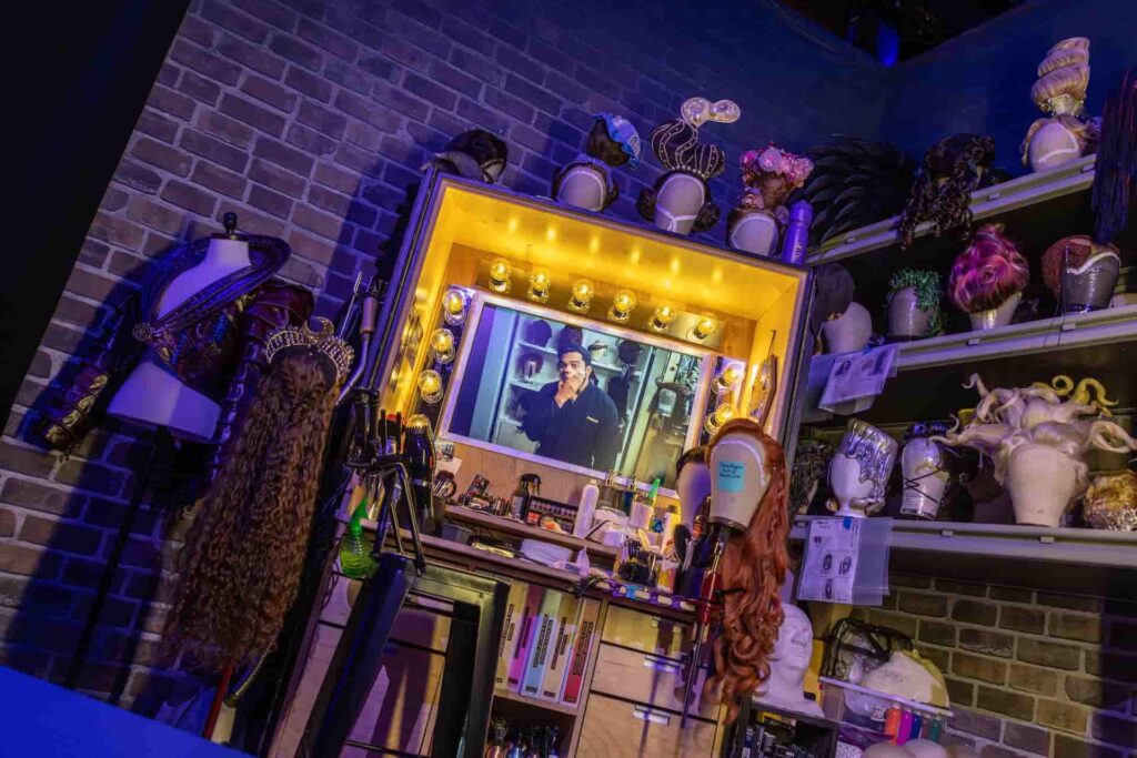 Epcot recebe exposição de peças de Beauty and the Beast na Broadway durante o Festival of the Arts