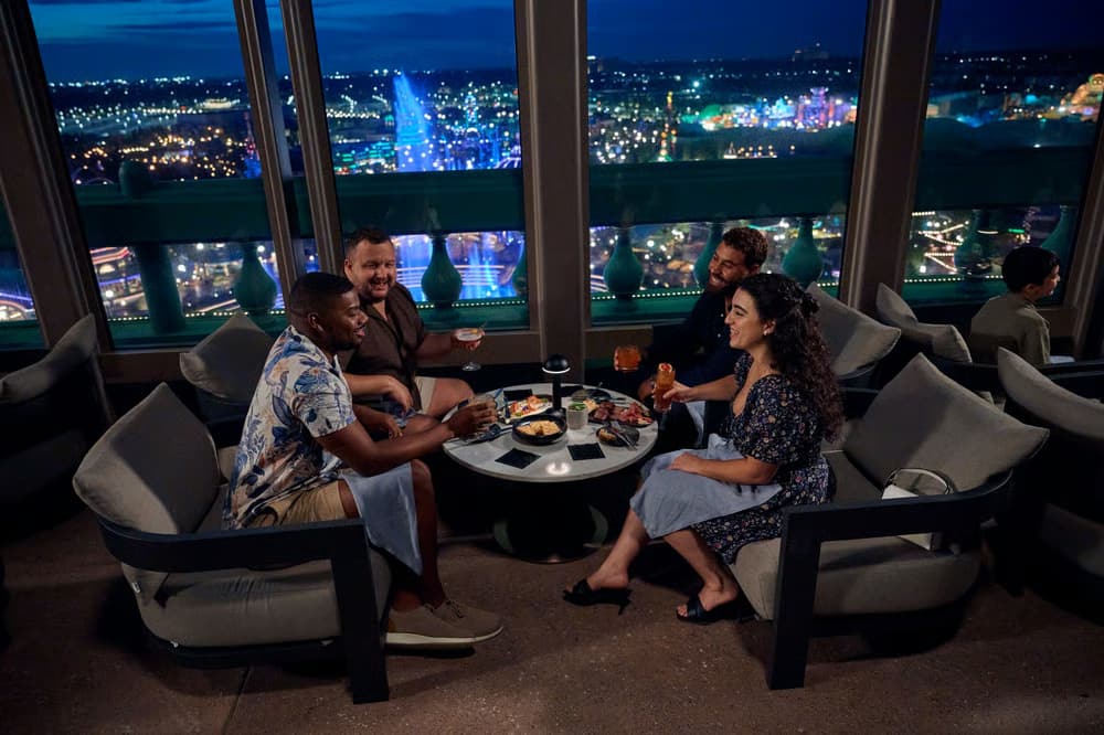 Bar Helio do Grand Helios Hotel, hotel de luxo do complexo da Universal de Orlando que fica no parque temático Epic Universe, com entrada exclusiva ao parque