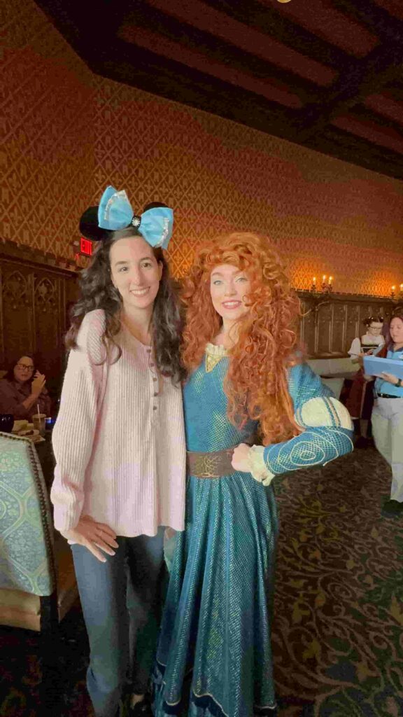 Encontro com a princesa Merida em sua forma humana no Restaurante Cinderella's Royal Table fica dentro do parque Magic Kingdom no Castelo da Cinderela