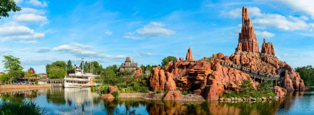 Foto artística da Big Thunder Mountain Railroad na Disneyland Paris