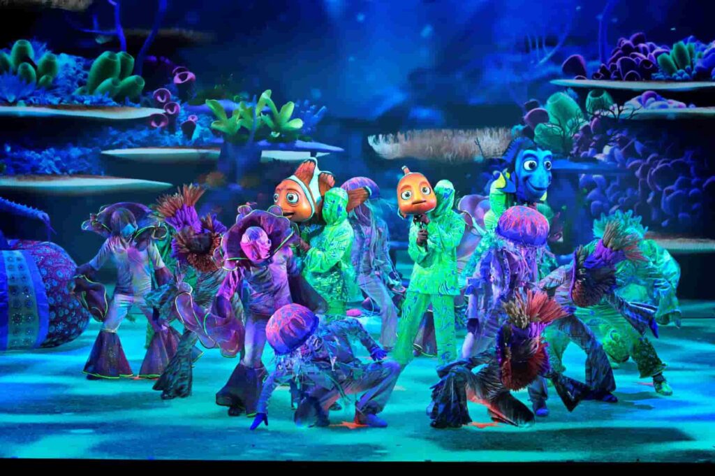 Show musical estilo Broadway Together a Pixar Musical que acontece na Disneyland Paris com o Nemo