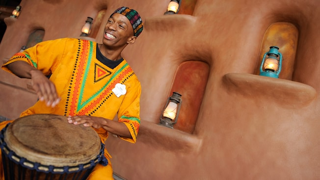 Música africana ao vivo no Disney's Animal Kingdom Lodge hotel de luxo dentro do Resort Walt Disney World, nas proximidades do parque temático Animal Kingdom