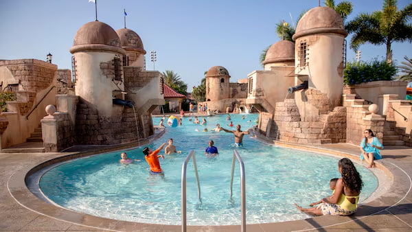 Piscina do hotel Caribbean Beach Resort em Walt Disney World Resort