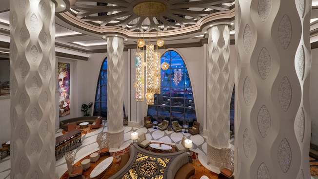 Lobby elegantíssimo do hotel Coronado Springs, um hotel moderado dentro do resort Walt Disney World