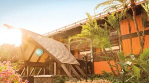 Fachada do Hotel Disney's Polynesian Resort, hotel de luxo com acesso ao monorail em Walt Disney World Resort, na Flórida