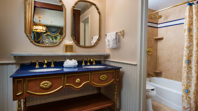 Banheiro do Royal Guest Room do hotel Disney's Port Orleans Riverside em Walt Disney World Resort