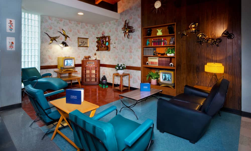 Ambientação do restaurante 50's Prime Time que é retrô temático de anos 50 e fica no Disney's Hollywood Studios, parque de diversões da Disney em Walt Disney World Resort