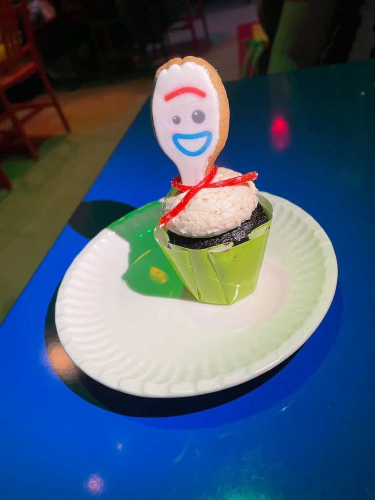 Sobremesa do garfinho servida no restaurante temático de Toy Story no parque de diversões Disney's Hollywood Studios, o Woody's Roundup Rodeo BBQ