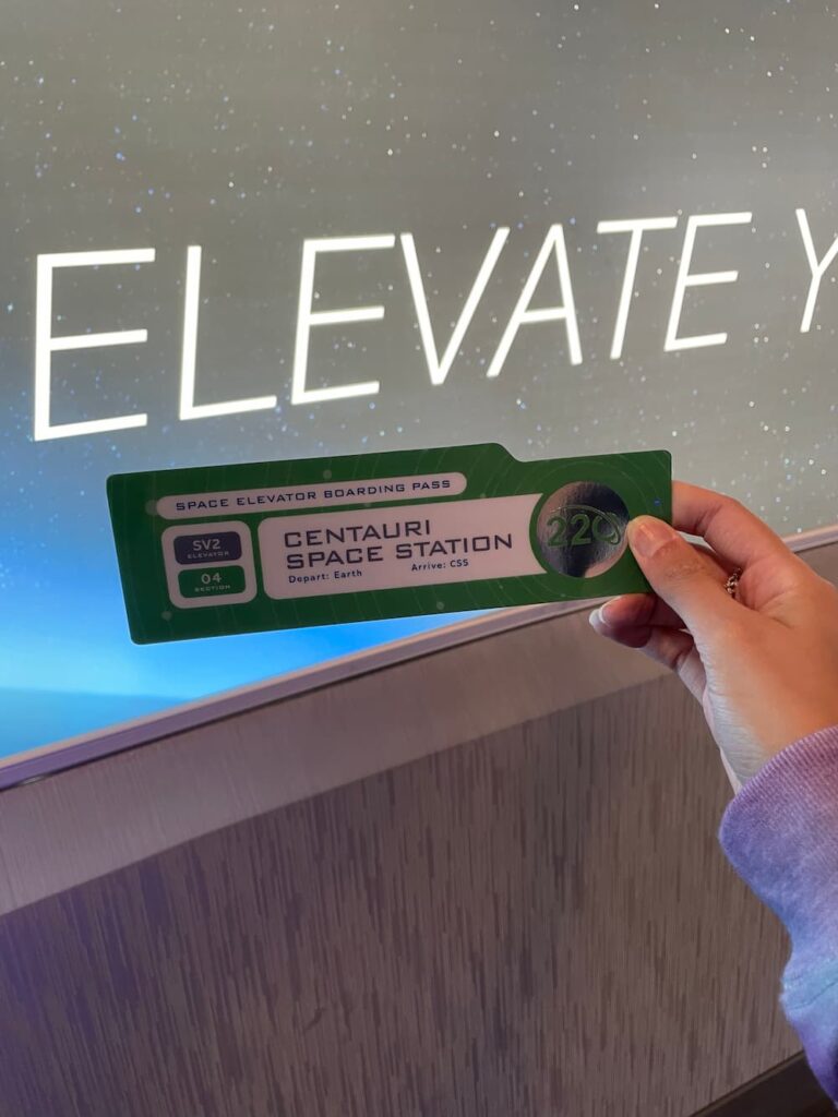 Ticket para ser levado da Terra até a estação espacial para sua refeição