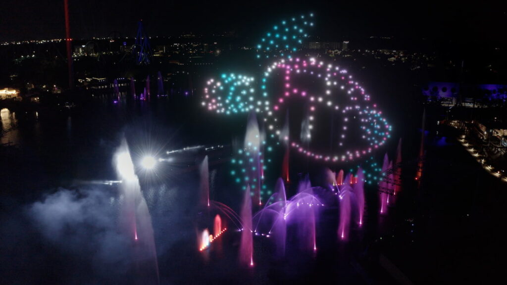 SeaWorld Orlando traz atrações especiais para o verão americano com shows luminosos, malabares, acrobatas, shows musicais, fogos e drones