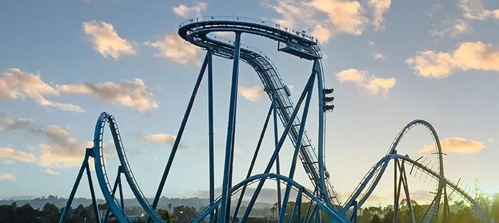 Montanha russa Emperor no SeaWorld de San Diego é super parecida com a Sheikra do Busch Gardens Tampa