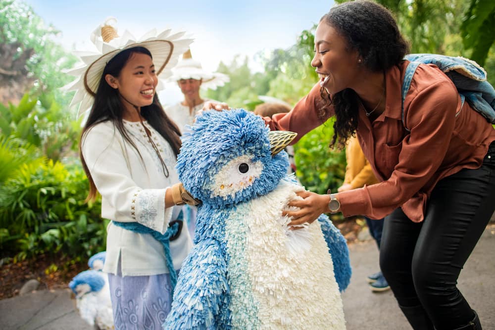 Merry Menagerie é uma das atrações adicionais de natal do Disney's Animal Kingdom Theme Park onde bichinhos graciosos interagem com visitantes