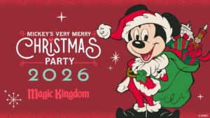 Arte de divulgação da Mickey's Very Merry Christmas Party, a festa de Natal do Magic Kingdom Park em Walt Disney World Resort, traz Mickey Mouse vestido de Papai Noel com um saco de presentes grande e verde