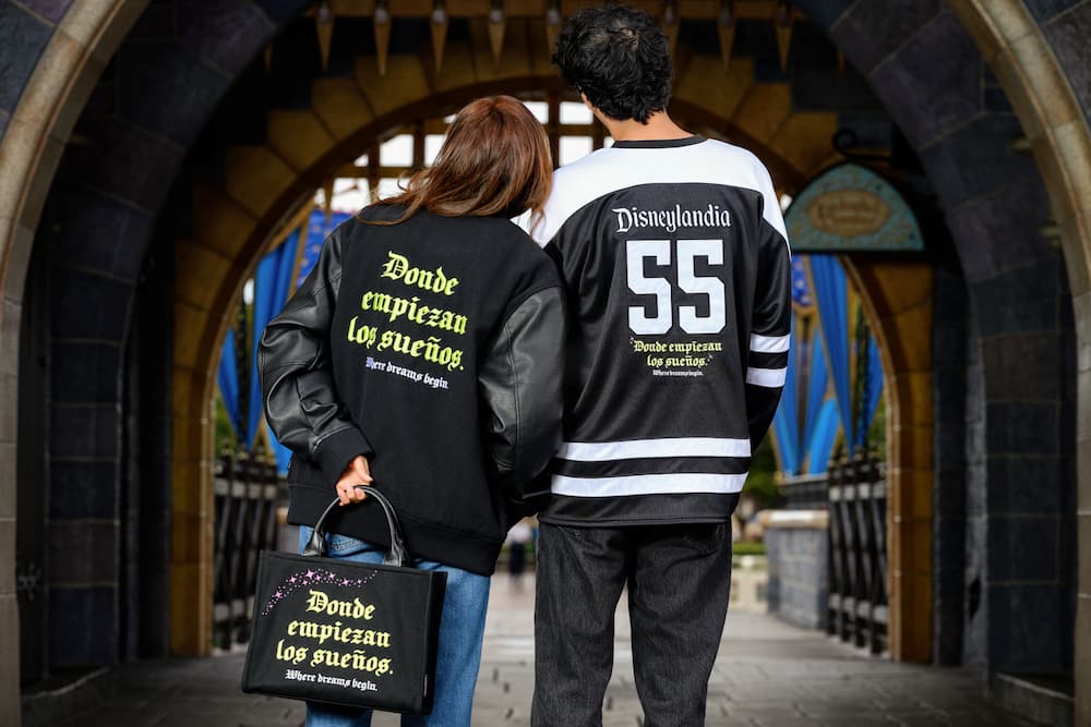 Merchandising especial que será comercializado durante o Dia D23 na Disneyland California