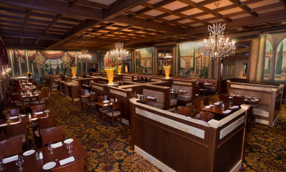 Ambiente do restaurante Tutto Italia no pavilhão da Italia no Epcot em Walt Disney World Resort