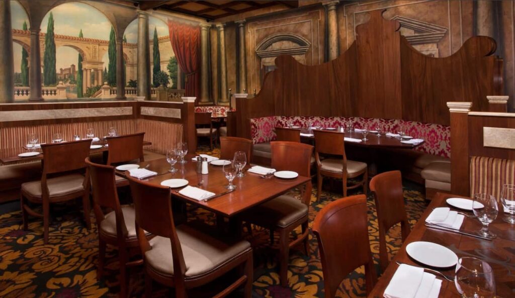 Ambiente do restaurante Tutto Italia no pavilhão da Italia no Epcot em Walt Disney World Resort