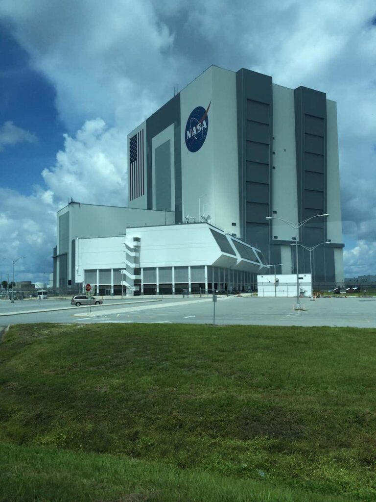 Construção da NASA no Kennedy Space Center, o Centro de Visitantes de NASA em Cabo Canaveral