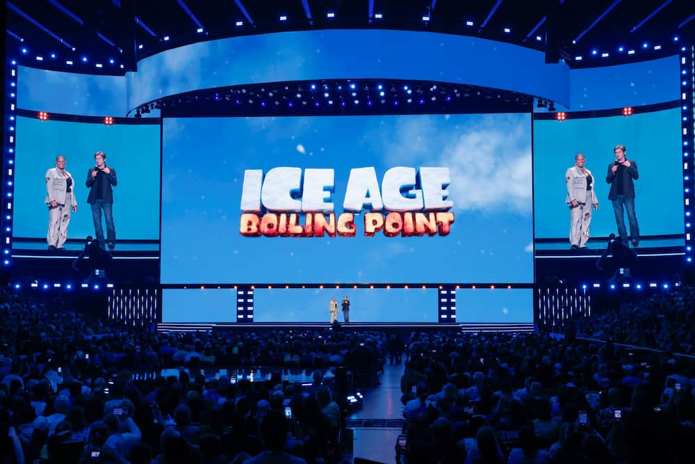 Poster e anuncio do novo filme de A Era do Gelo no palco da D23 2026