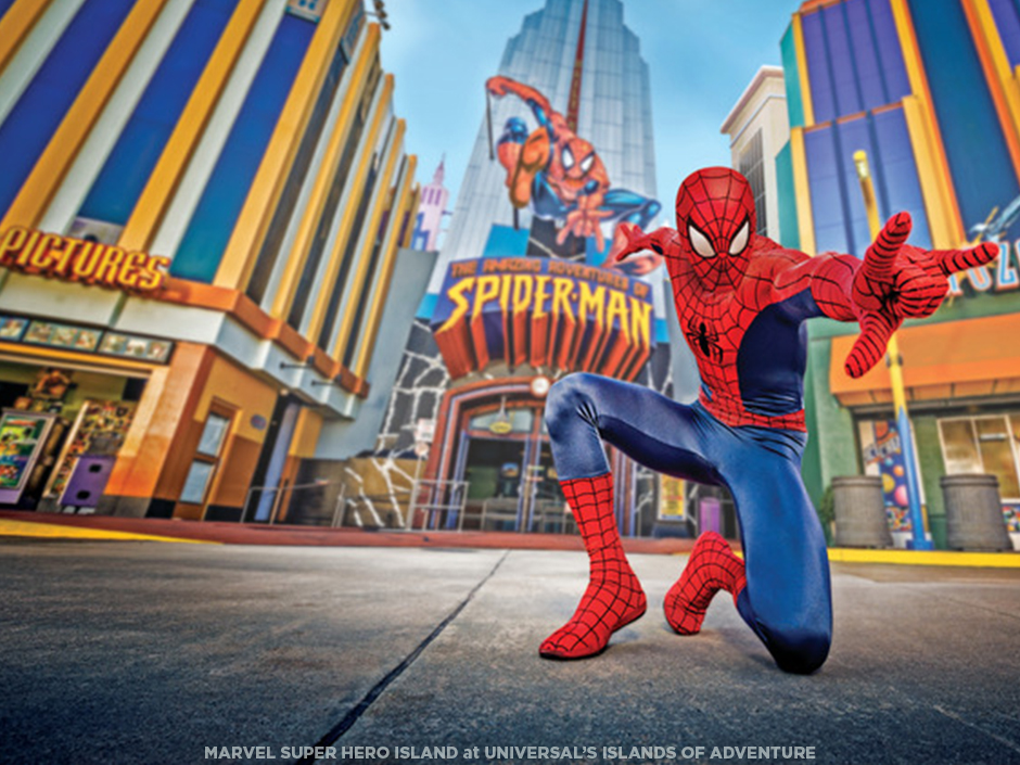 Homem Aranha em frente sua atração The Amazing Adventures of Spider Man no parque temático Islands of Adventure no Universal Orlando Resort