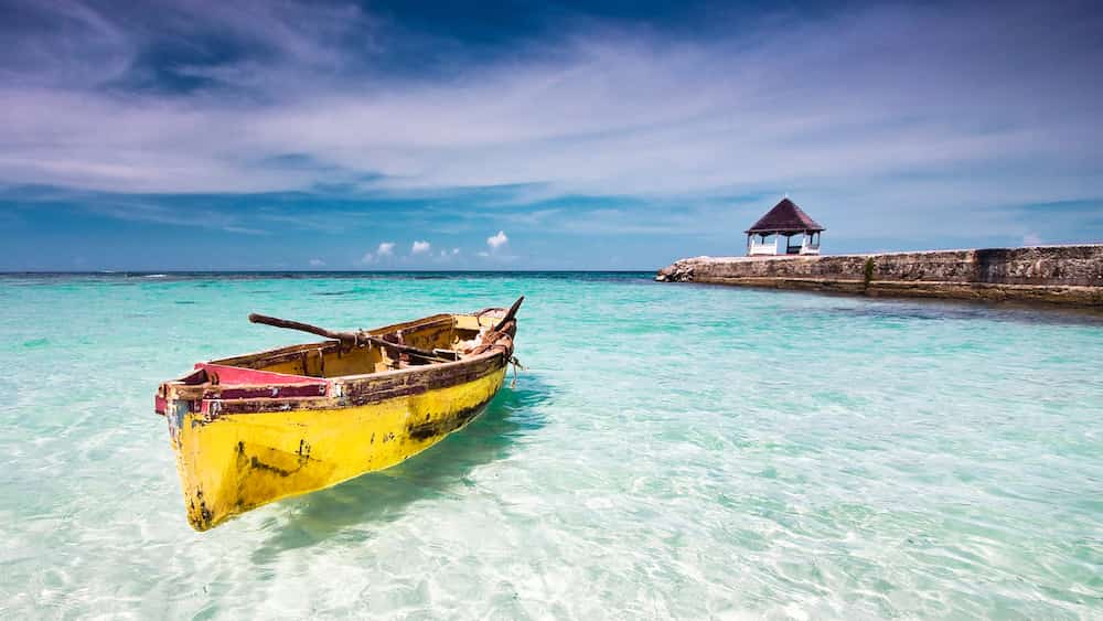 Praia paradisíaca na Jamaica