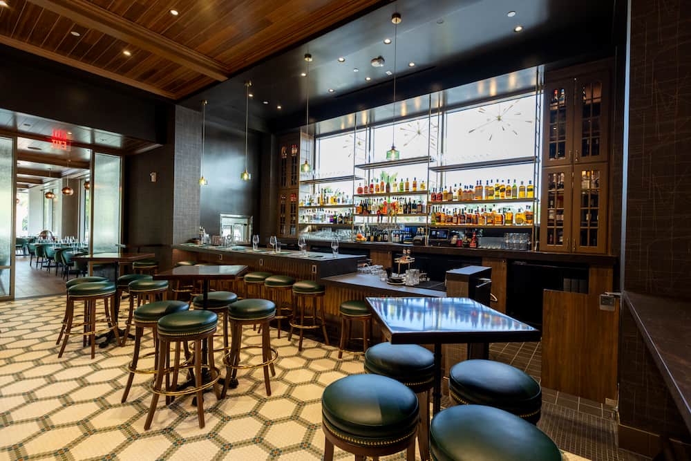 Interior do restaurante The Carnaby do Gordon Ramsay e Downtown Disney