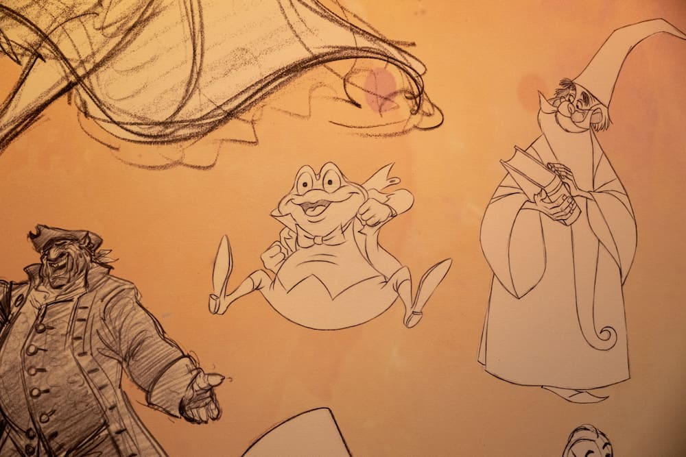 Parede cheia de rascunhos de desenhos da Disney enfeitam a nova área Magic of Disney Animation no Hollywood Studios em Walt Disney World Resort