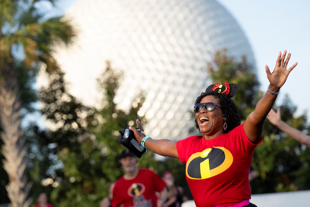 Corredores participam da runDisney no Epcot
