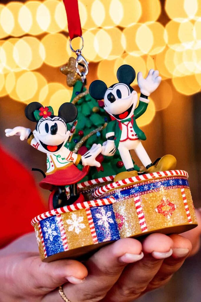 Ornamentos especiais de merchandising especial da festa de natal do Magic Kingdom Mickey's Very Merry Christmas Party 2026